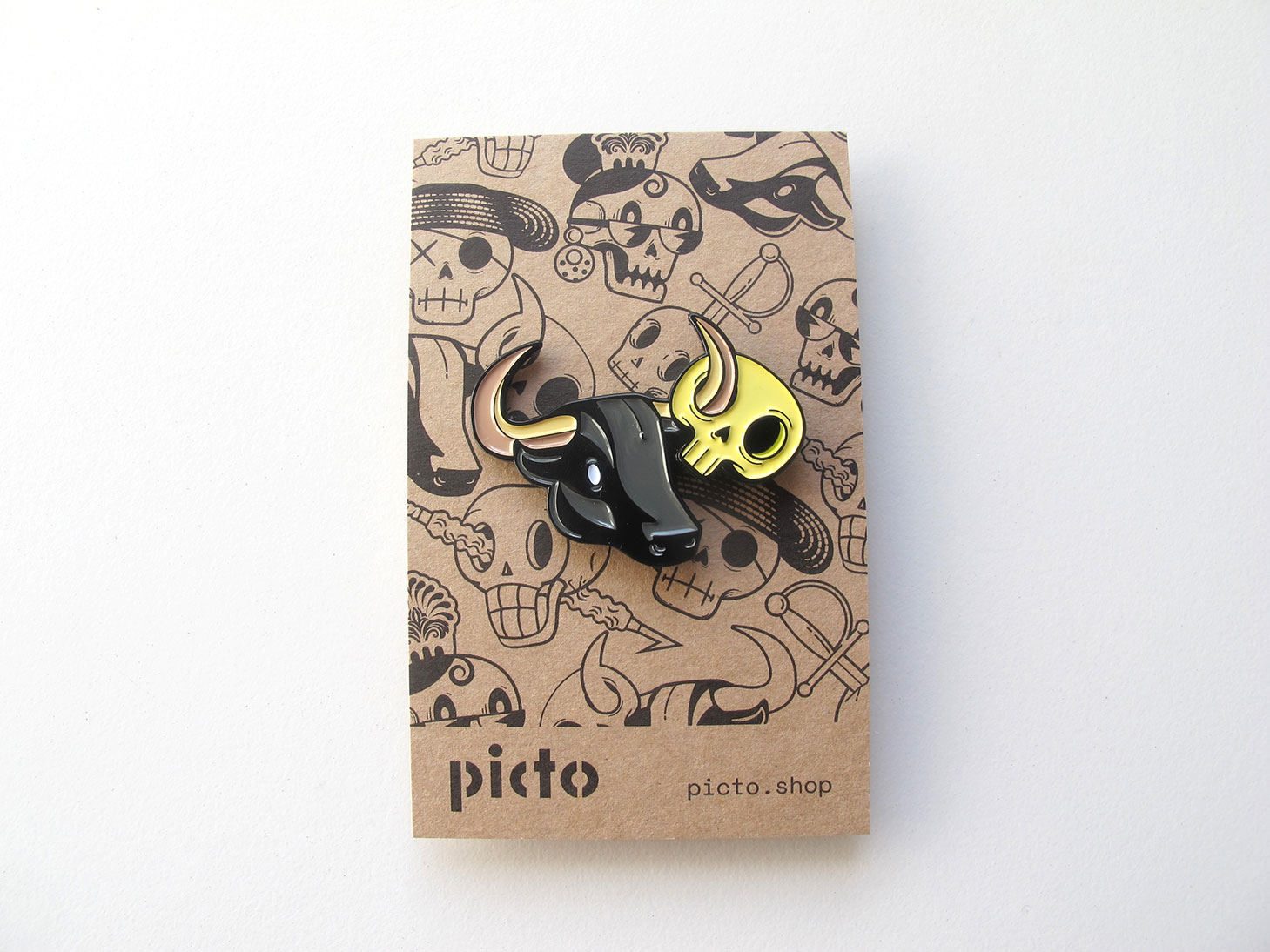 picto, Spain is different: pins antitaurinos